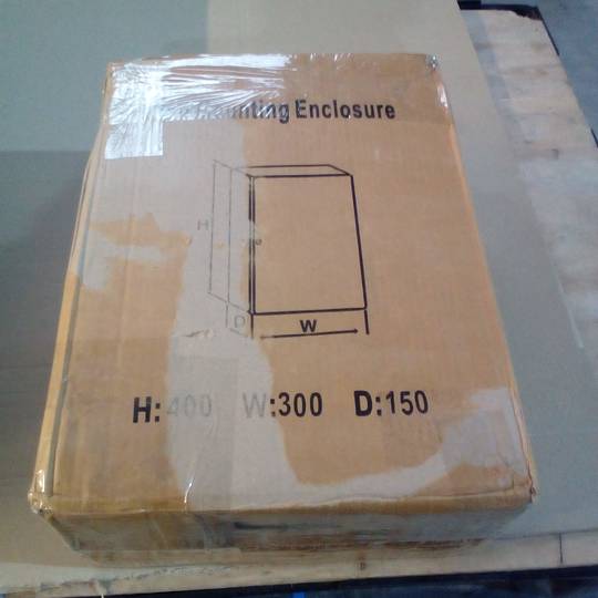 Metal electrical distribution box with IP65 protection for wall fixing 400x300x150mm