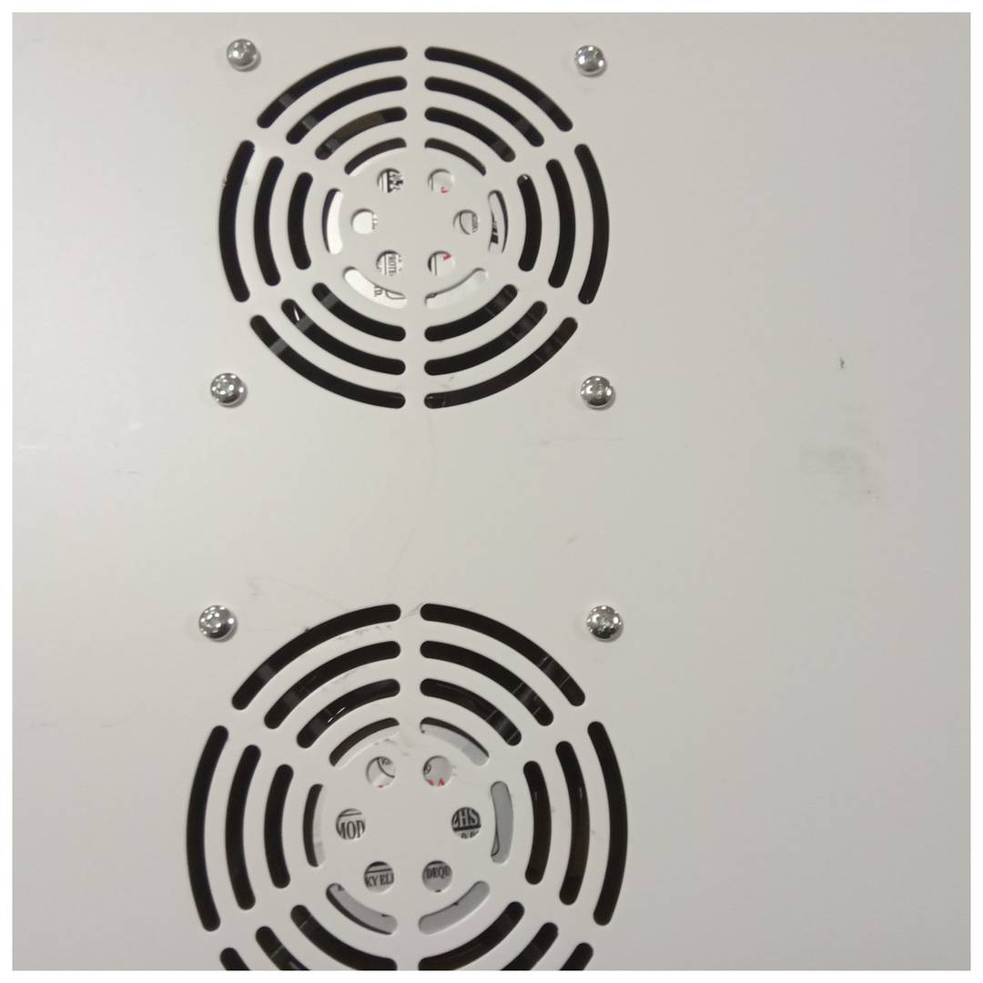 Biała szafa transportowa na 20 laptopów, notebooków i tabletów