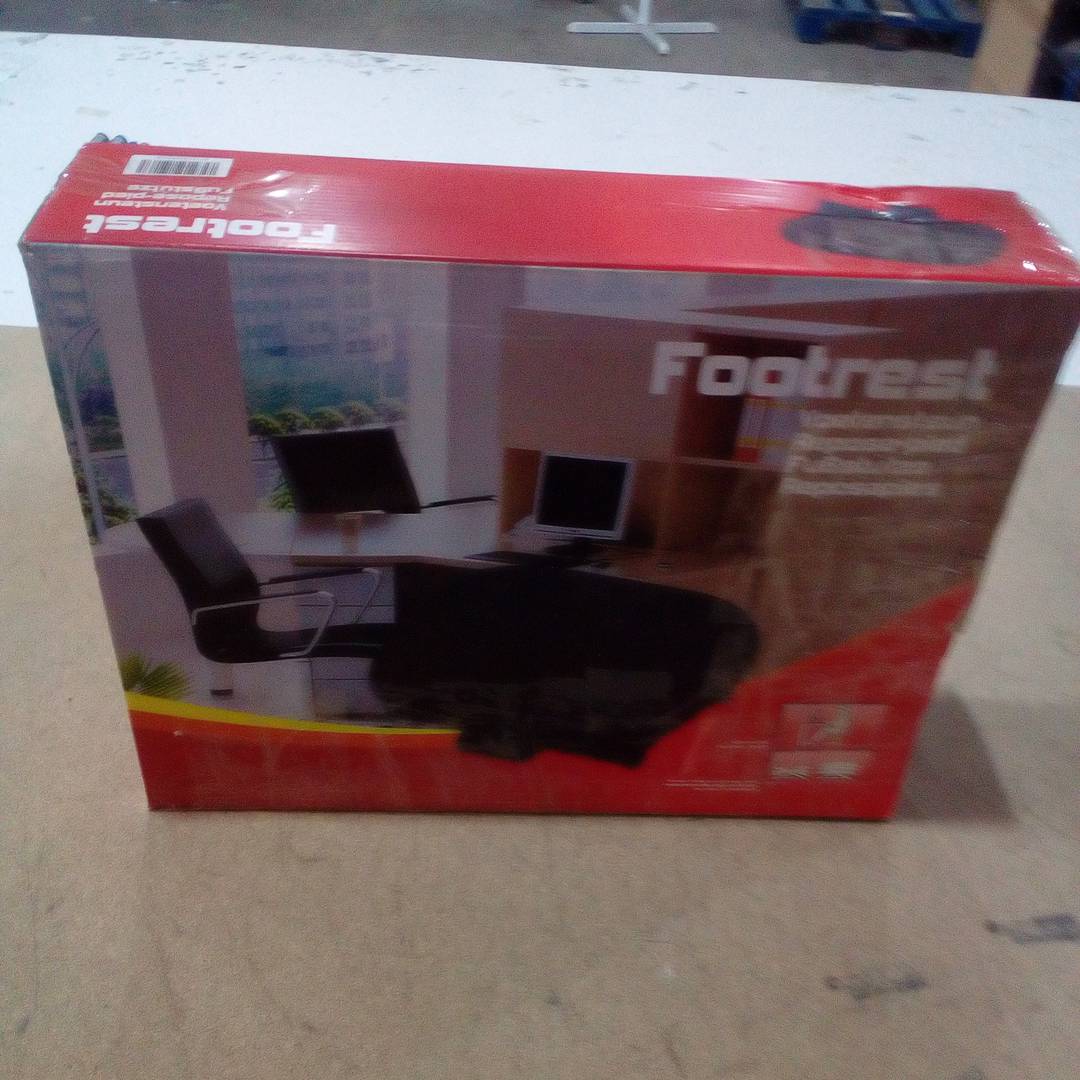 Footrest with adjustable platform in black plastic 424 x 283 mm with 3 heights