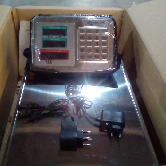 Escala da plataforma industrial 42x32 cm. Balança portátil de aço inoxidável 150 Kg