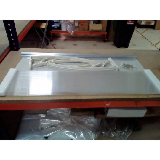 Dossel de proteção 120x60 cm transparente. Capota para portas e janelas com apoio branco