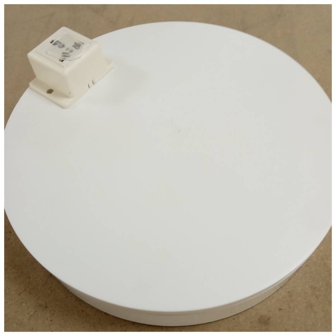 Base pivotante électrique de 30 cm. Plateforme rotative blanche avec prise