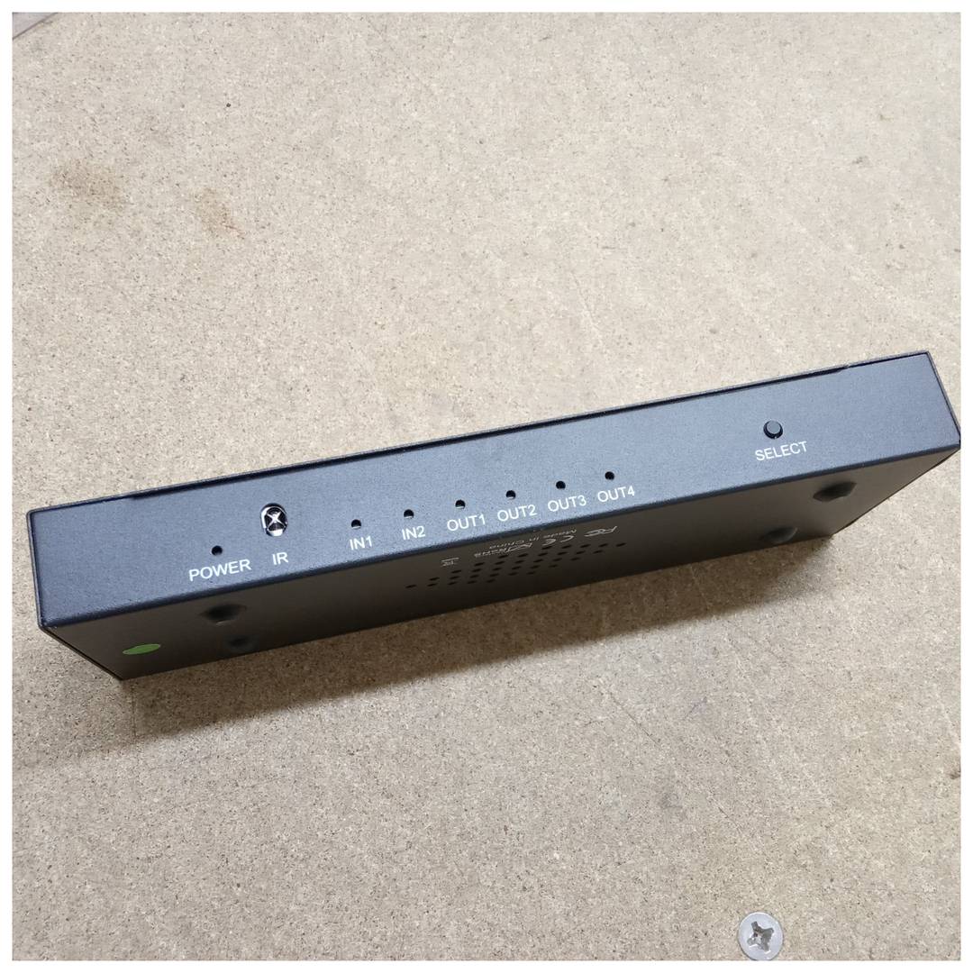 2x4 4K 3D ports HDMI 1.4b selector and multiplier