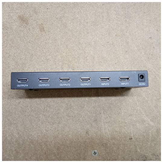 2x4 4K 3D ports HDMI 1.4b selector and multiplier