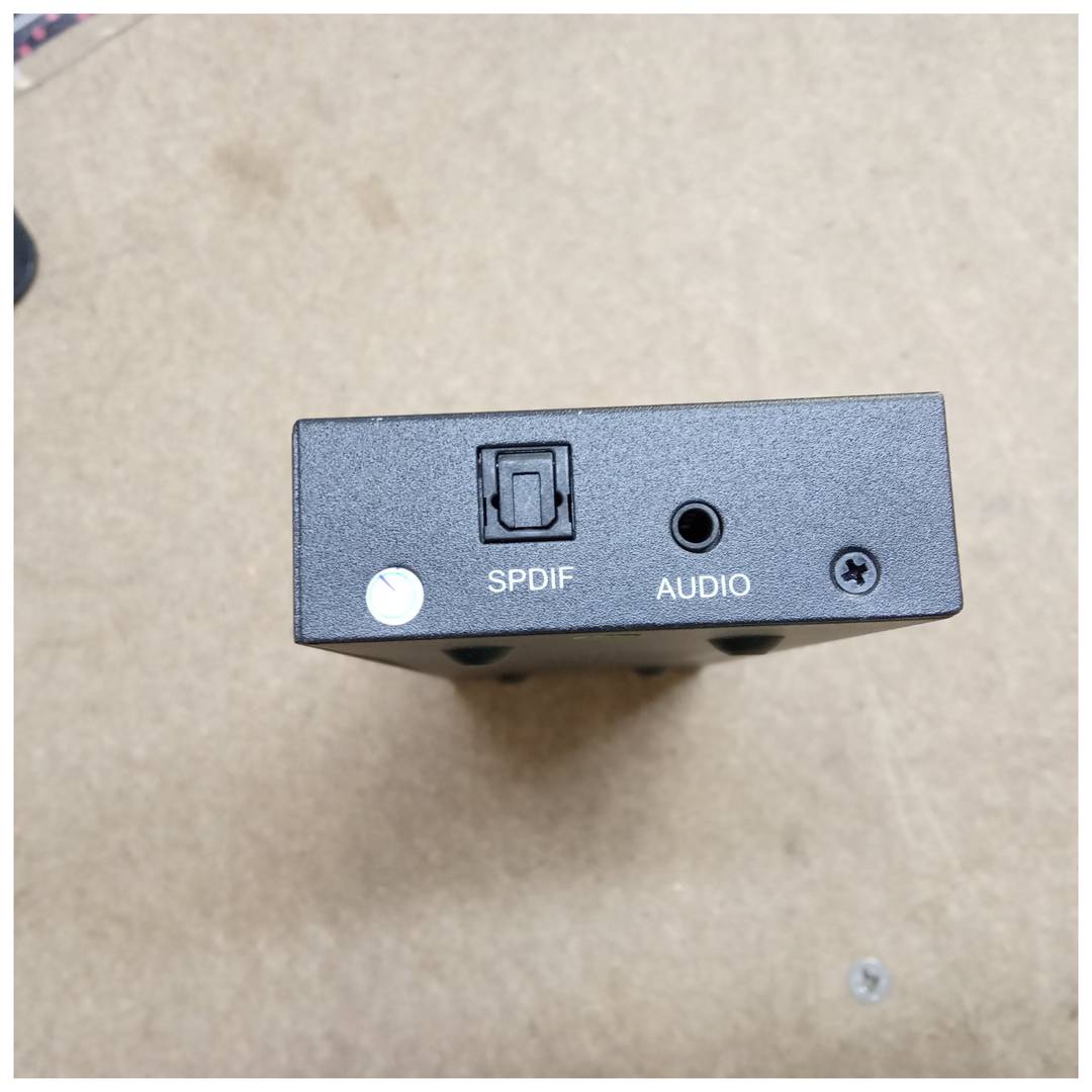 2x4 4K 3D ports HDMI 1.4b selector and multiplier