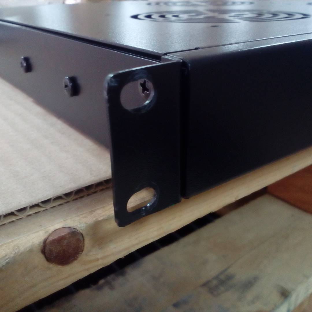 Kit di ventilazione con termostato per armadio rack 19