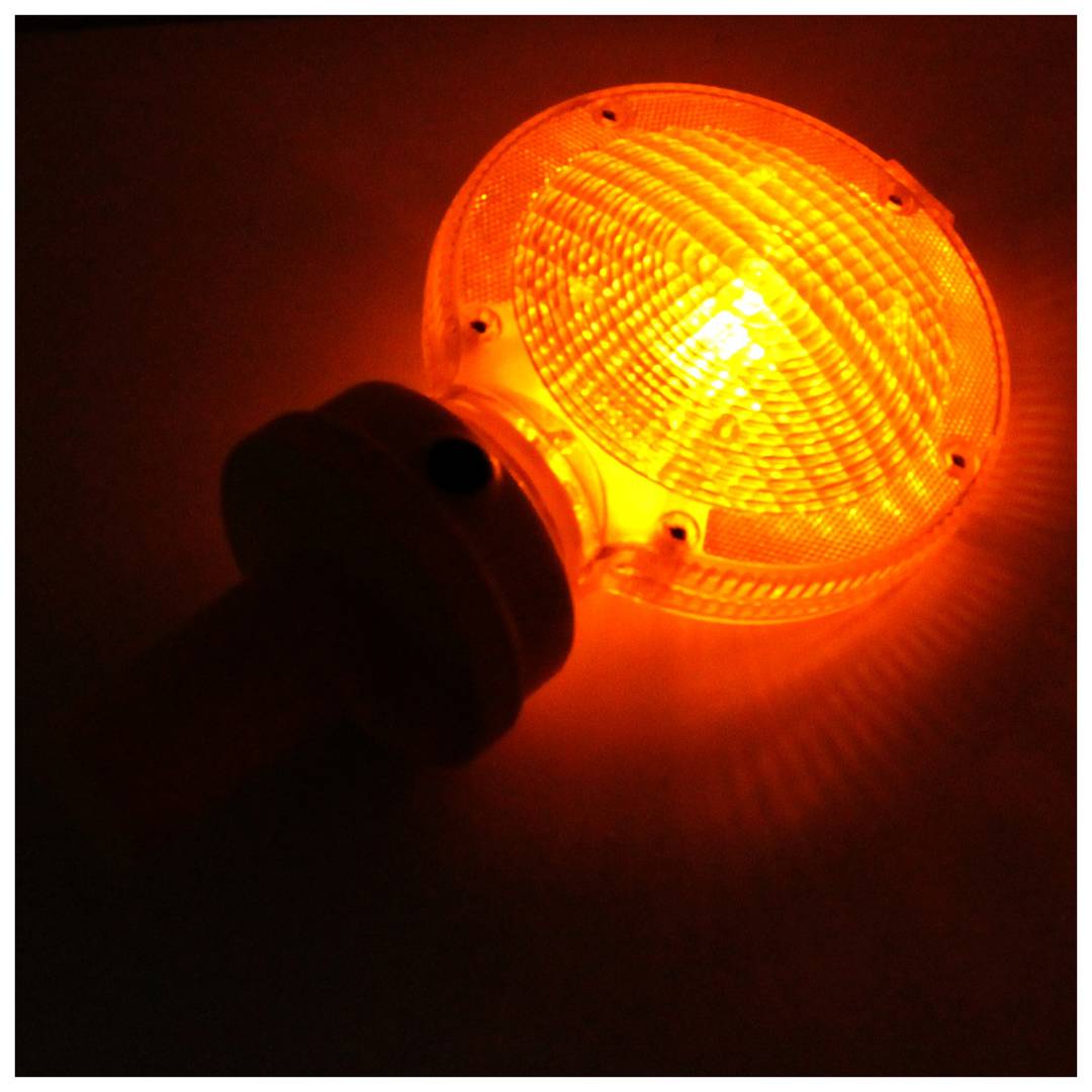 Lamp met knipperlicht voor kegel of hangend met 44mm schakelaar