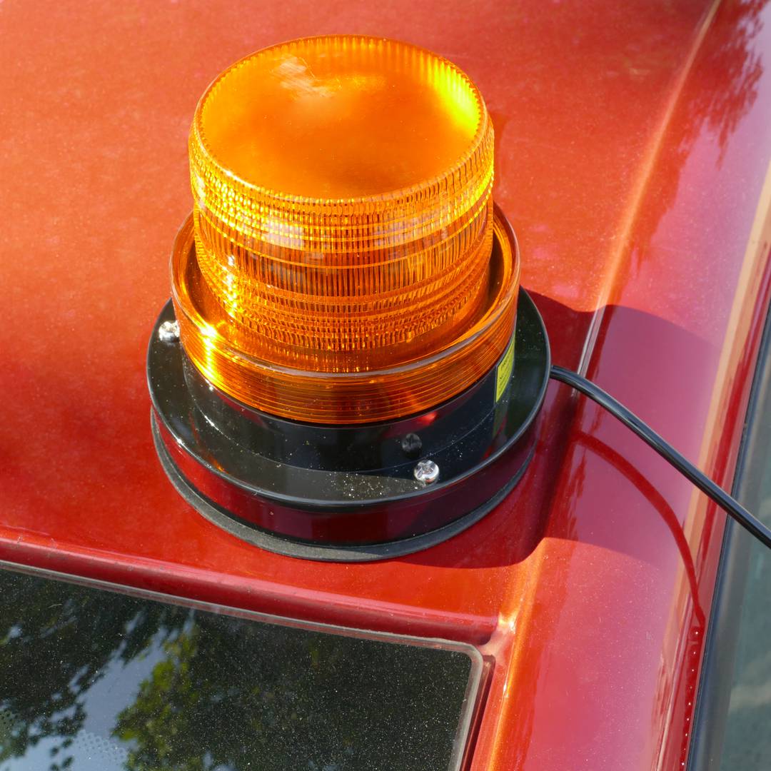 Luce stroboscopica di emergenza per auto con fissaggio magnetico a 12V arancione