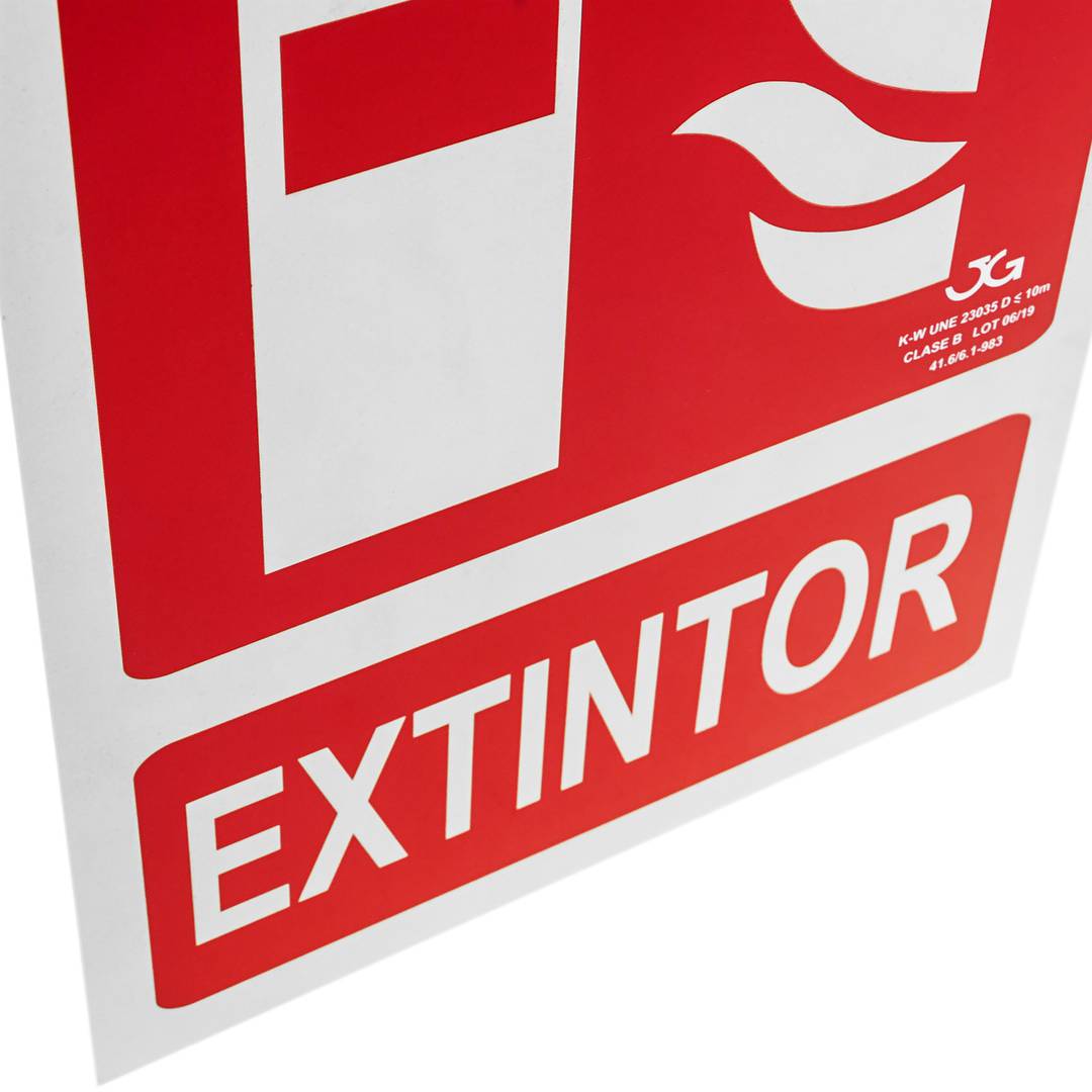 Fire extinguisher sign 21 x 30 cm. Luminescent signal