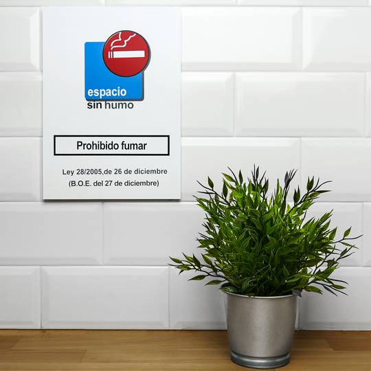 Smoke free space poster 21 x 29 cm. Informative sign smoking ban