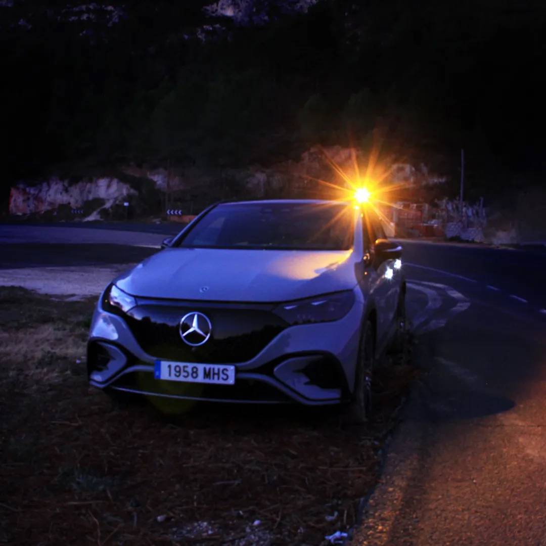 Balisa geolocalitzada llum d'emergència V16 DGT 3.0 per a cotxe moto o camió