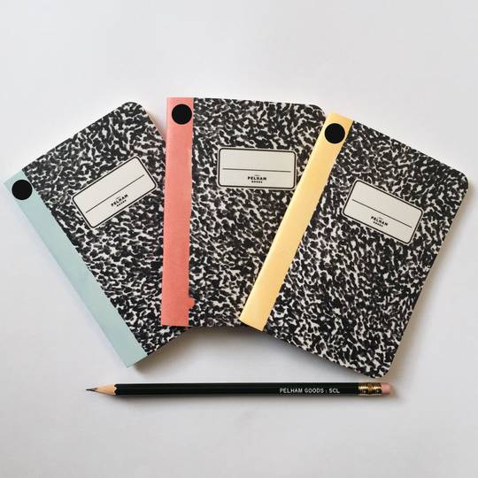 Roll of 500 black round adhesive labels 19 mm