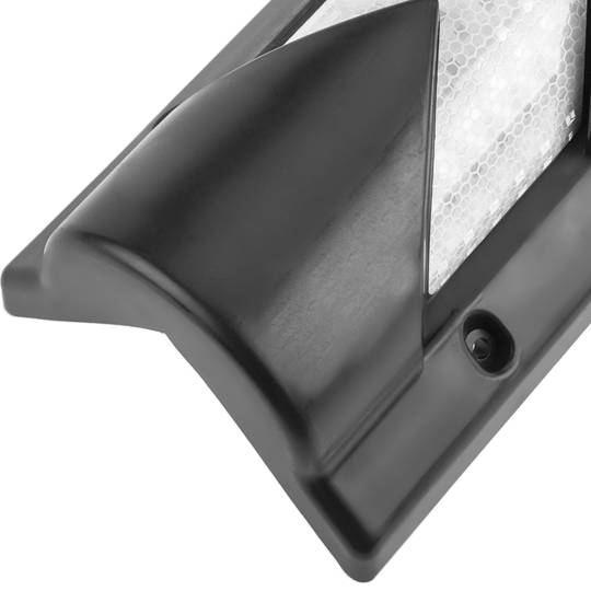 89 cm reflective plastic protector for corners in black and white