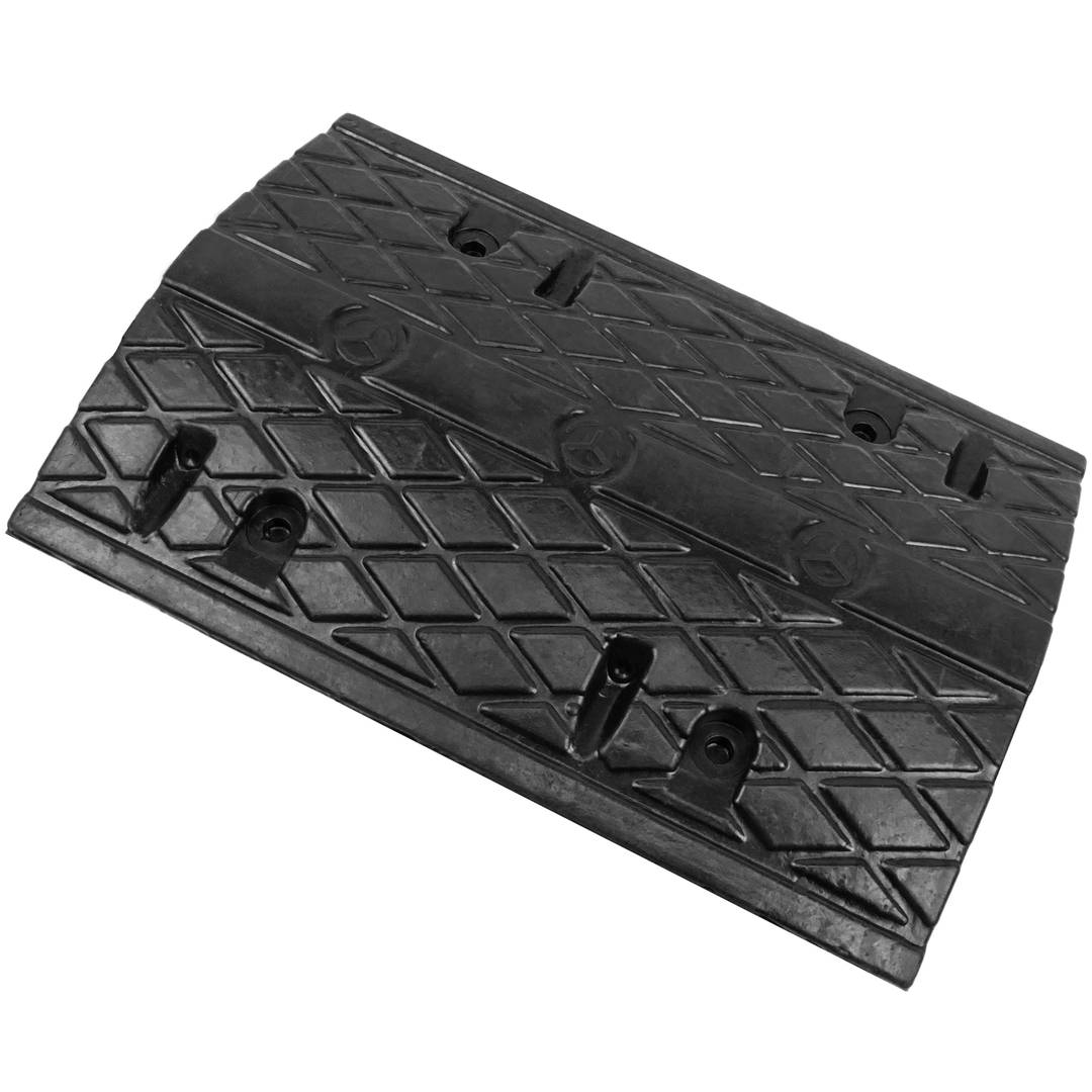 Verkeersdrempel voor zwarte auto's 500x340x50mm