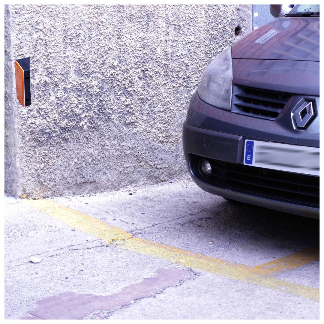 Réflecteur routier plastique 180x50x40mm orange plastique