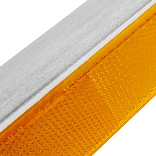 Reflector de carretera de 40 x 55 x 180 mm. Captafars de paret de metall taronja