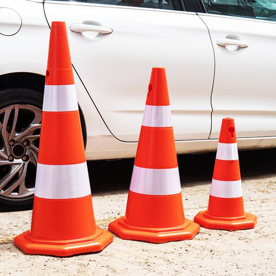 Cône de signalisation avec double bande réfléchissante pour signalisation et balisage 87 cm