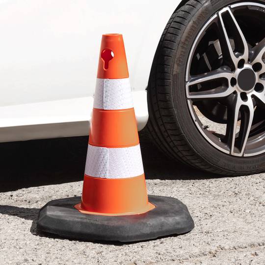 Base en caoutchouc hexagonale pour cône de signalisation 40 cm