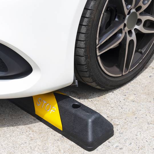 Tope de suelo para ruedas de parking aparcamiento de metal 60 cm