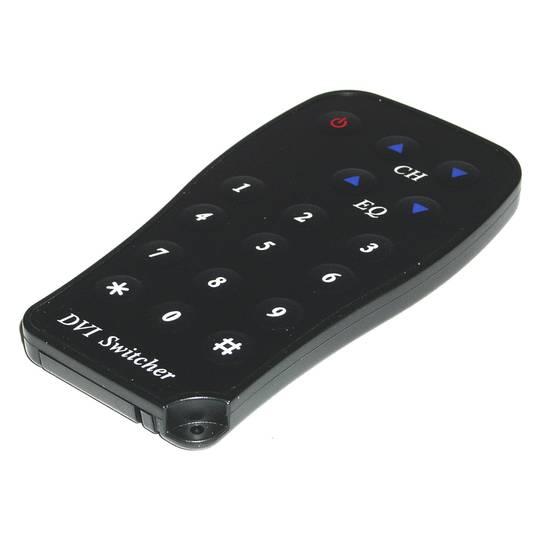 Commutador DVI i àudio digital de 4 ports DS04D