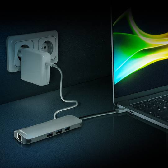 Sharkoon USB 3.0 Type C Hub with Card Reader, HDMI Output in Gray