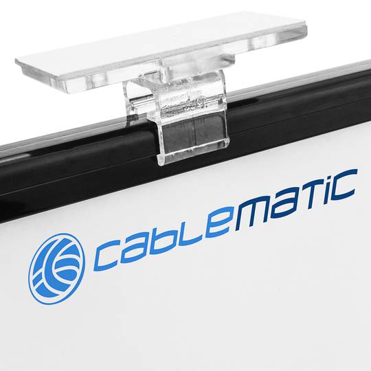 Fixation adhésive pour affiches avec cadre en plastique
