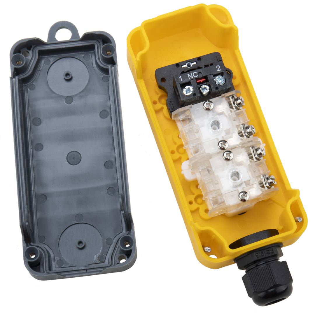 Doos met 2 tijdelijke drukknoppen en noodstop uit de LAY5-serie 62x78x187mm