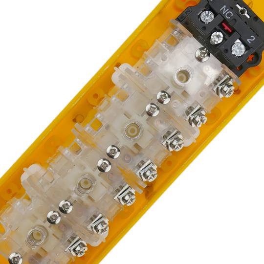 Caixa de controle com 2+2 botões momentâneos e paragem de emergência pela série LAY5