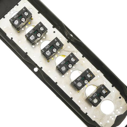 Boîte de commande avec 2+2+2 boutons poussoirs momentanés série XACA