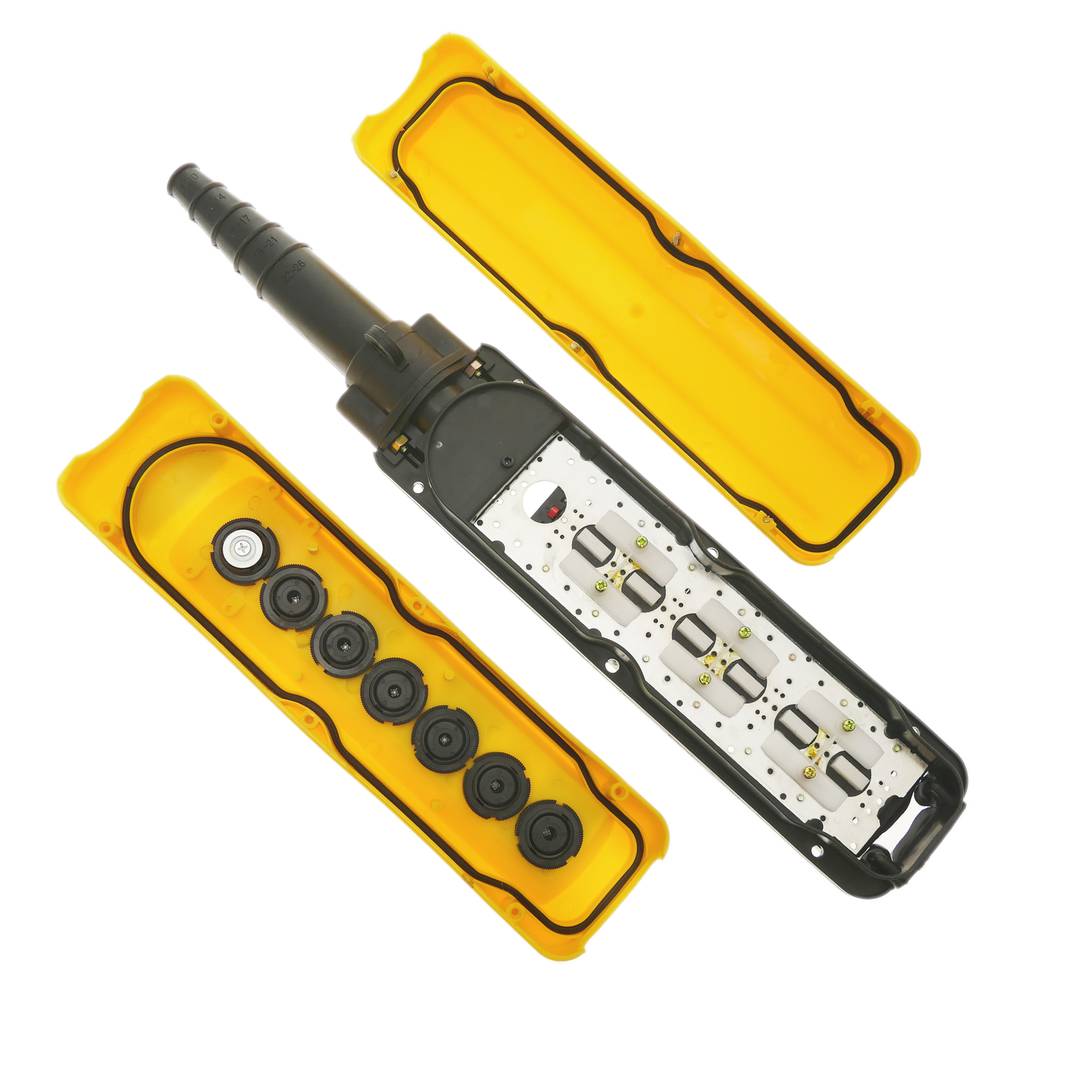 Caixa de 2+2+2+2 polsadors momentanis i parada d'emergència de la sèrie XACA