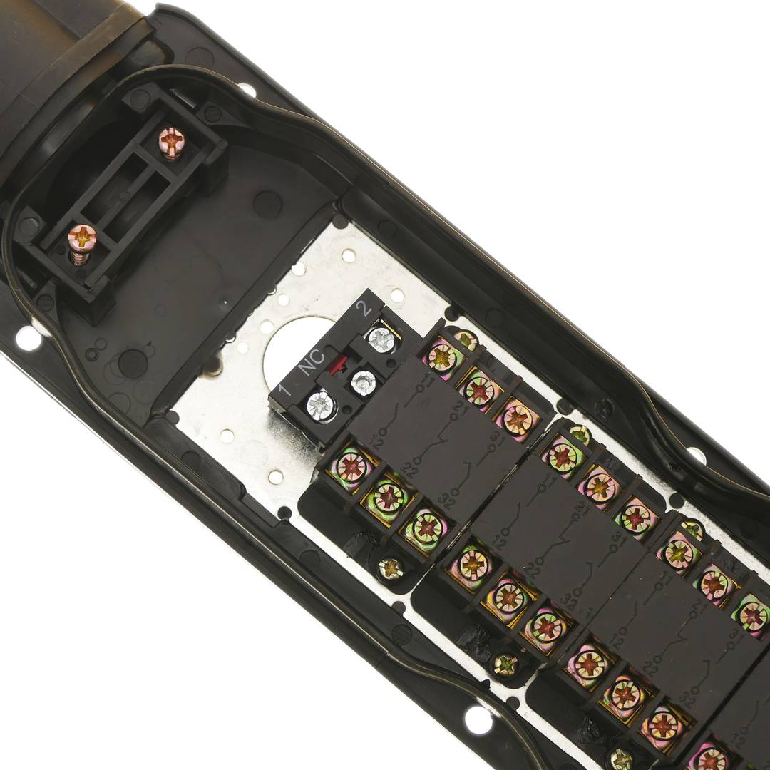 Caixa de 2+2+2+2 polsadors momentanis i parada d'emergència de la sèrie XACA