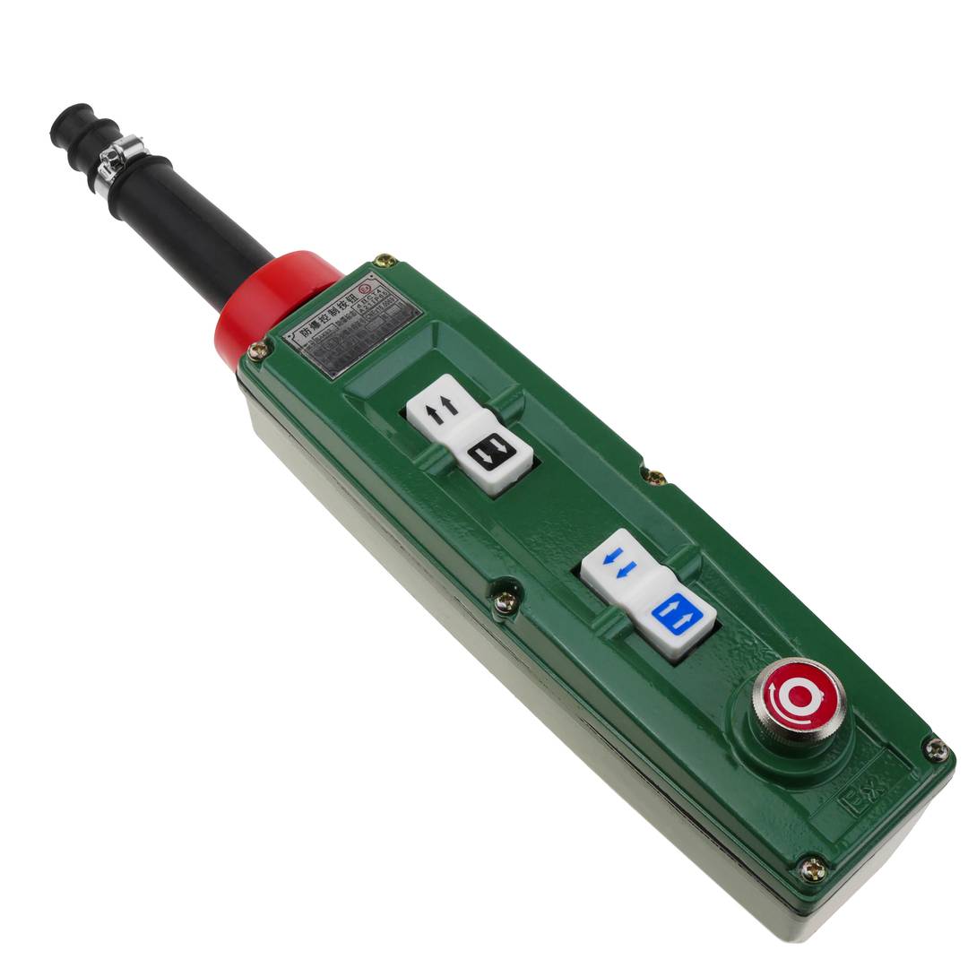 Boîte de commande avec 2+2 boutons poussoirs momentanés et arrêt d'urgence série BAK63