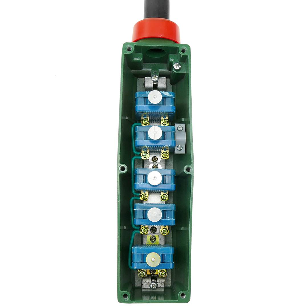 Boîte de commande avec 2+2 boutons poussoirs momentanés et arrêt d'urgence série BAK63