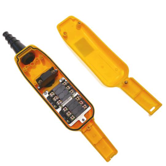 Caixa de controle com 2 botões momentâneos e paragem de emergência pela série XACA 67x90x270mm