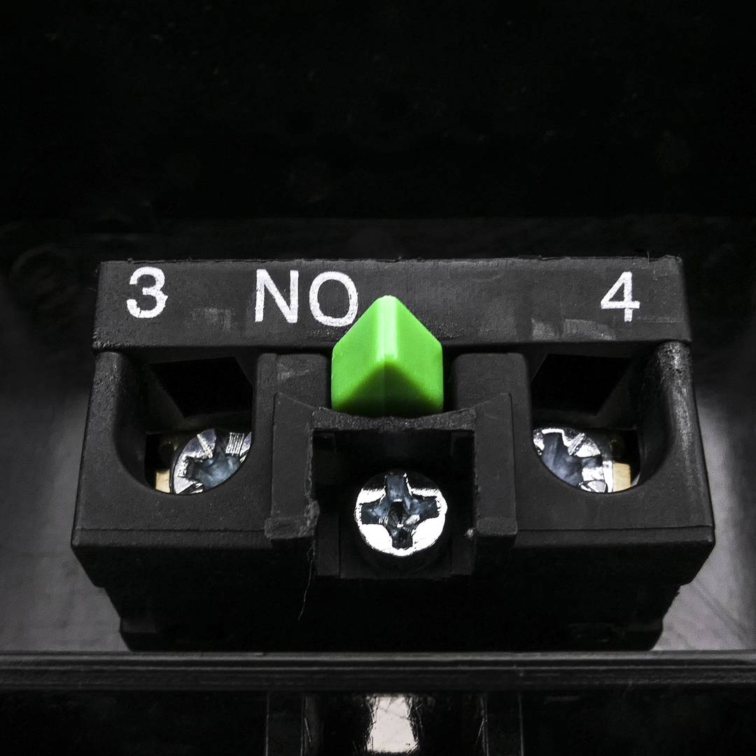 Caja de control con 1 pulsador momentáneo verde 1NO pulsador START
