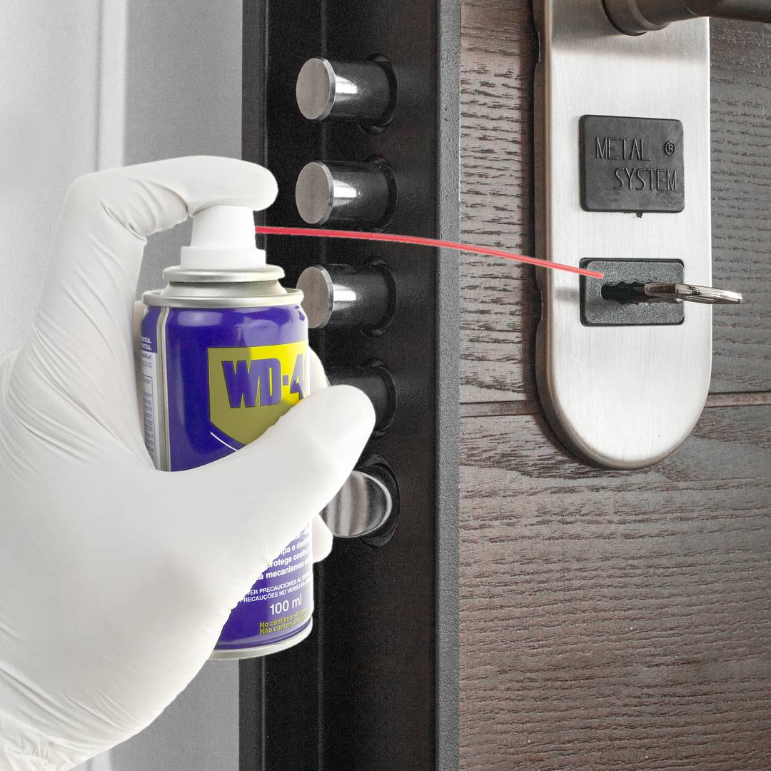 Multi-use lubricant spray WD-40 100 ml against rust and squeaks