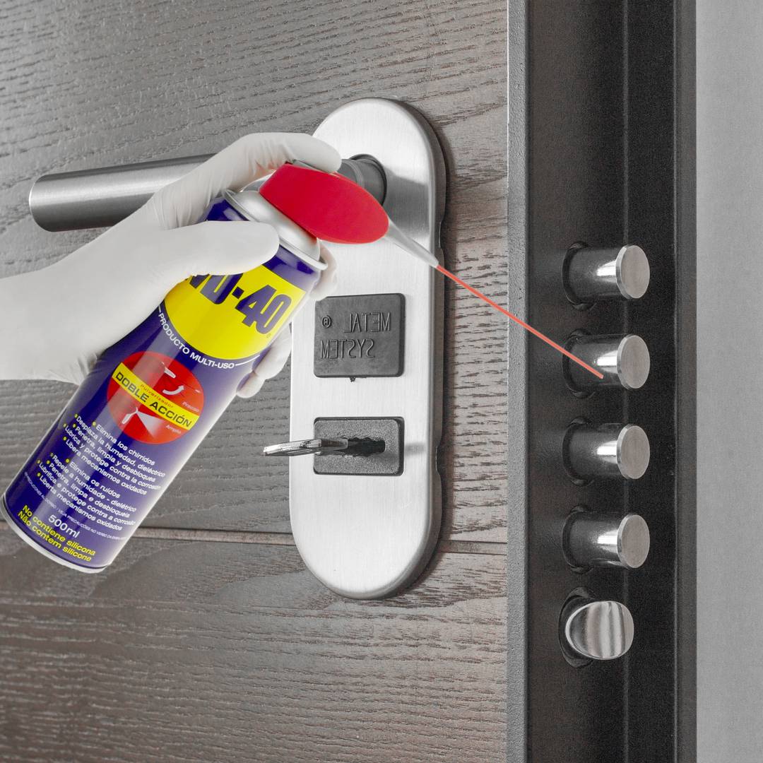 Multi-use lubricant spray WD-40 500 ml against rust and squeaks