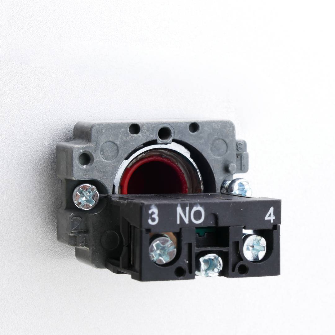 Botão de pressão momentâneo 22mm 1NO 400V 10A normalmente aberto vermelho