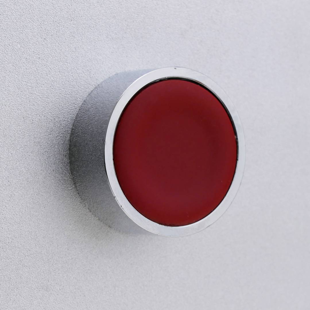 Przycisk zaczepu 22mm 400V 10A z czerwonym zamkiem