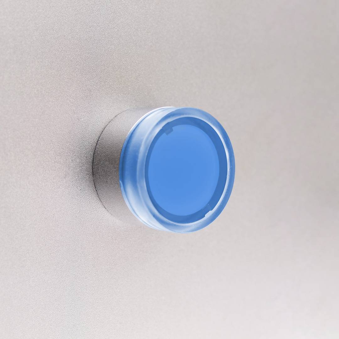 Przycisk zaczepu 22mm 220V 10A z zamkiem i niebieskim światłem LED