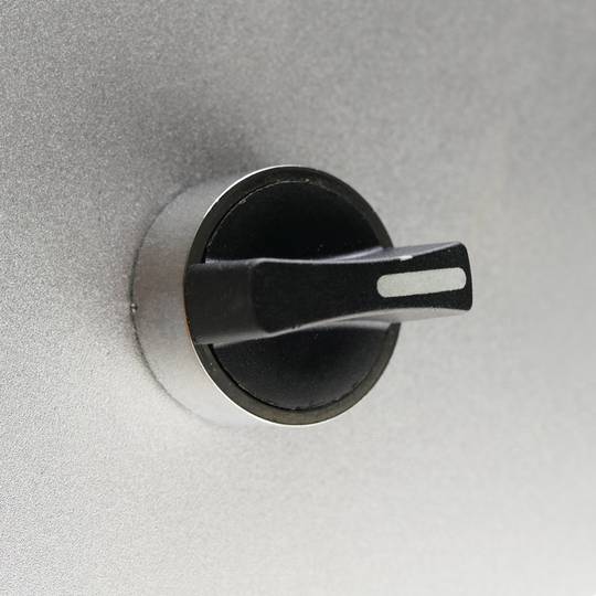 Selector rotatorio momentáneo 22mm 1NO 400V 10A normal abierto
