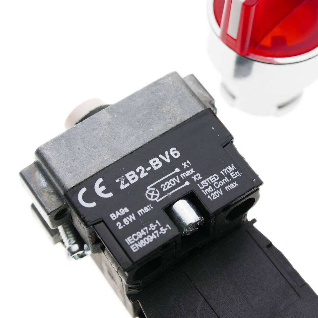 Comutador rotativo 22mm 400V 10A com trava de 2 posições com luz LED vermelha