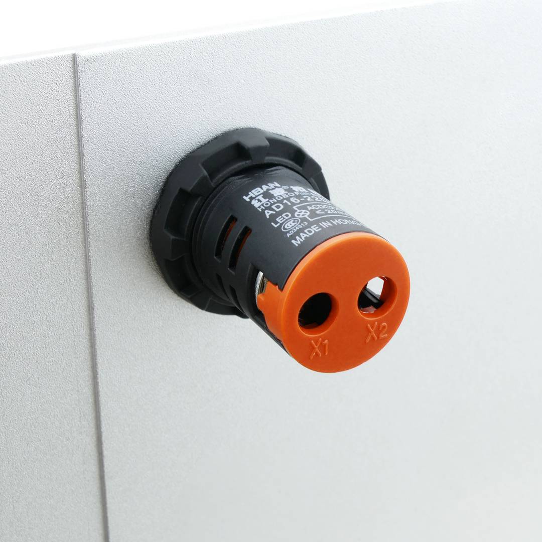 Lampka kontrolna LED 22mm do pomarańczowych paneli kontrolnych 220 VAC