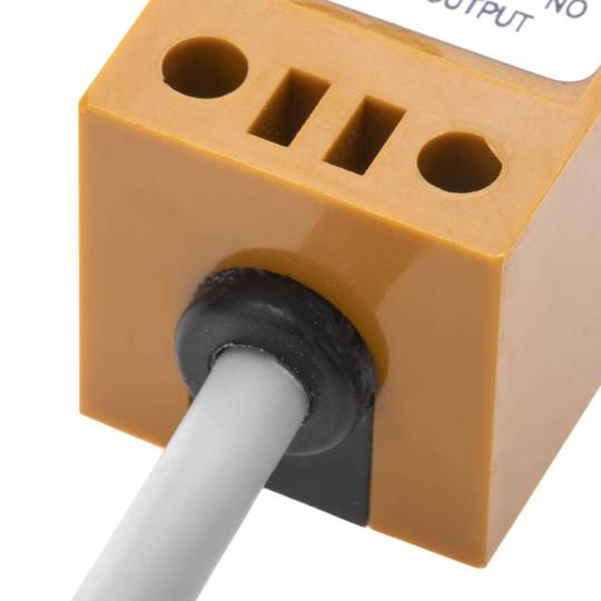 Approach proximity sensor inductive 10-30 VDC PNP NO