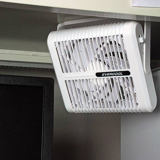 Ventilador USB com base magnética