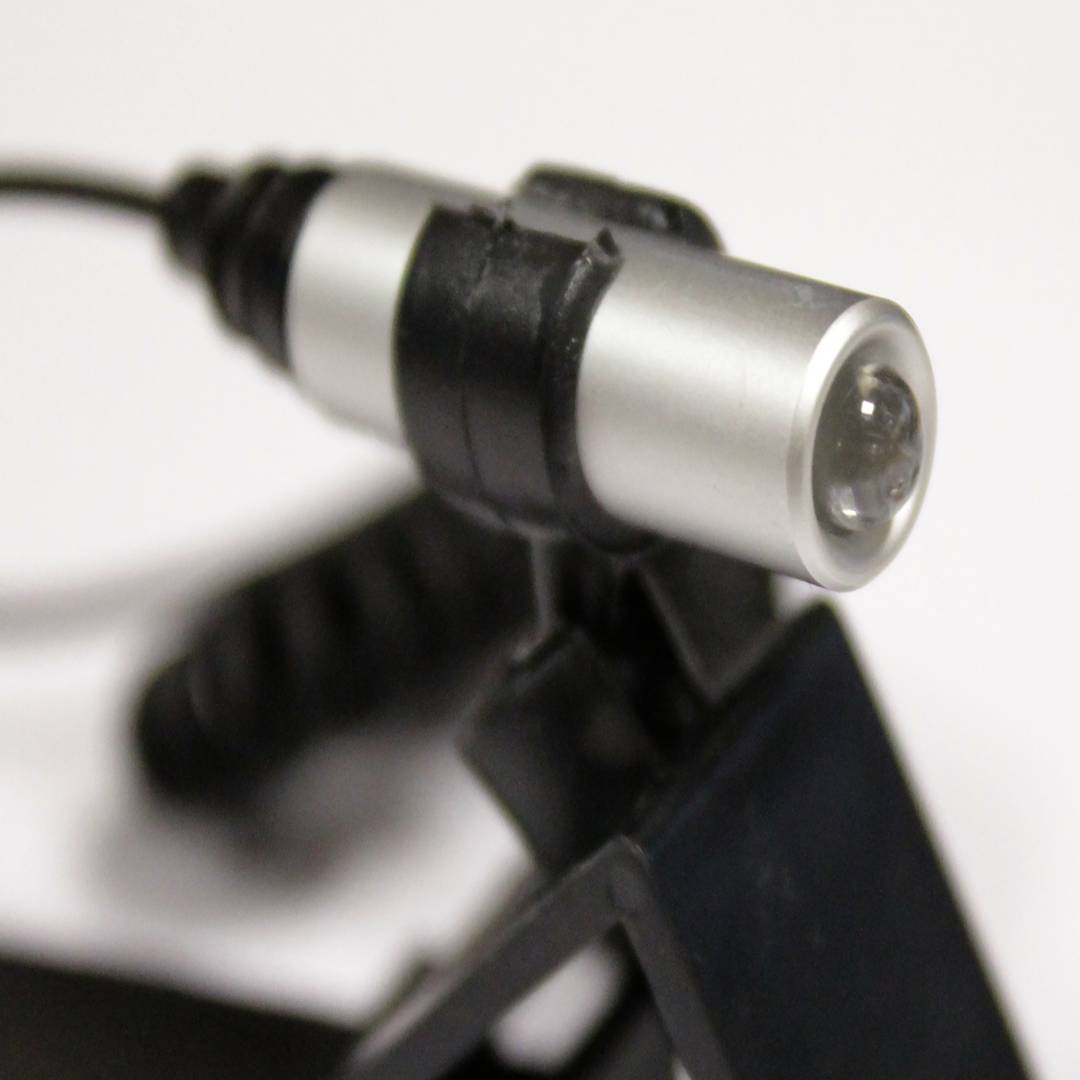 Linterna LED con conexión USB y pinza para ordenador portátil