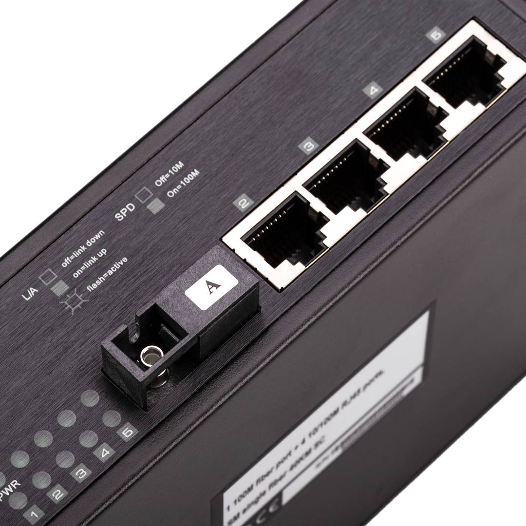 100 Mb / s jednomodowy konwerter światłowodowy 4xRJ45 SC 1310nm simplex 40 km