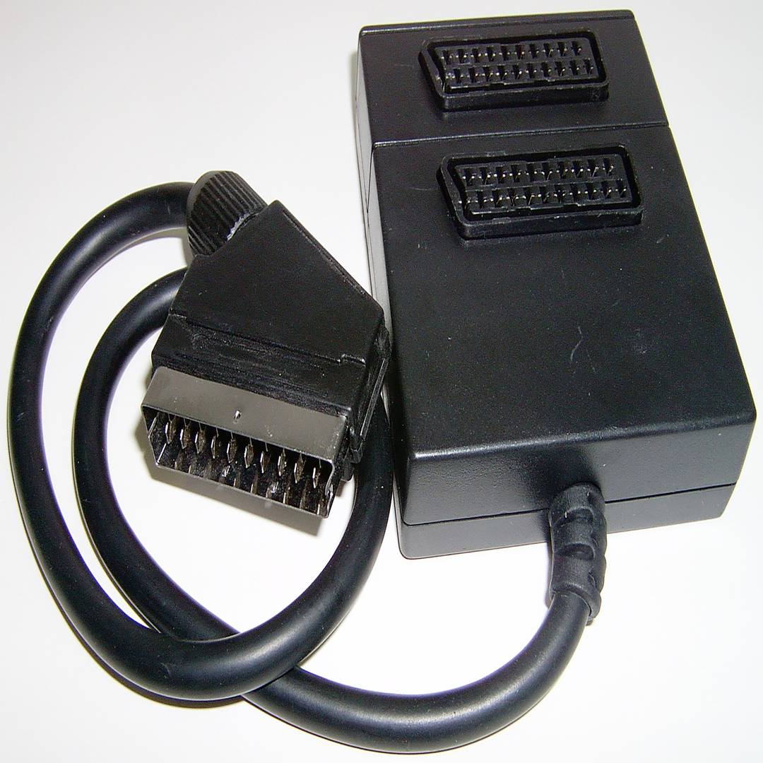 Baza 2 SCART / SCART (1 mężczyzna na 2 kobiety)