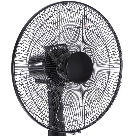 Ventilatore oscillante da pavimento con telecomando regolabile in altezza 3 velocità diametro 40 cm 60 W colore nero