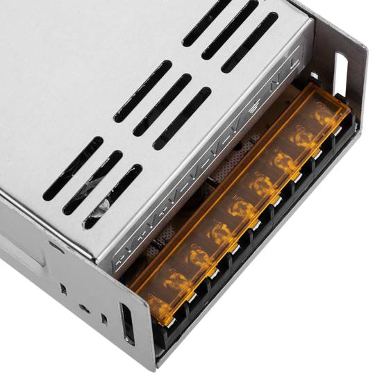 Fuente de alimentación industrial 24VDC 15A